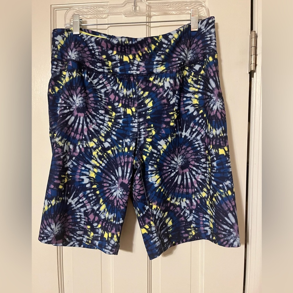Lands End tie dye bike shorts size large